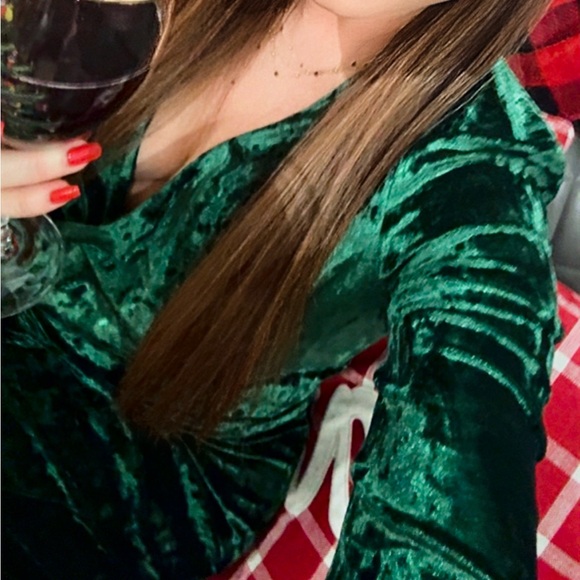 Venus Crushed Velvet forest green deep V jumpsuit, size med, thin elastic waist - Picture 7 of 9